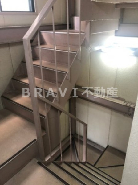 WEST-ONE（ウエストワン）　BRAVI不動産のその他共用部分|【WESTーONE】階段