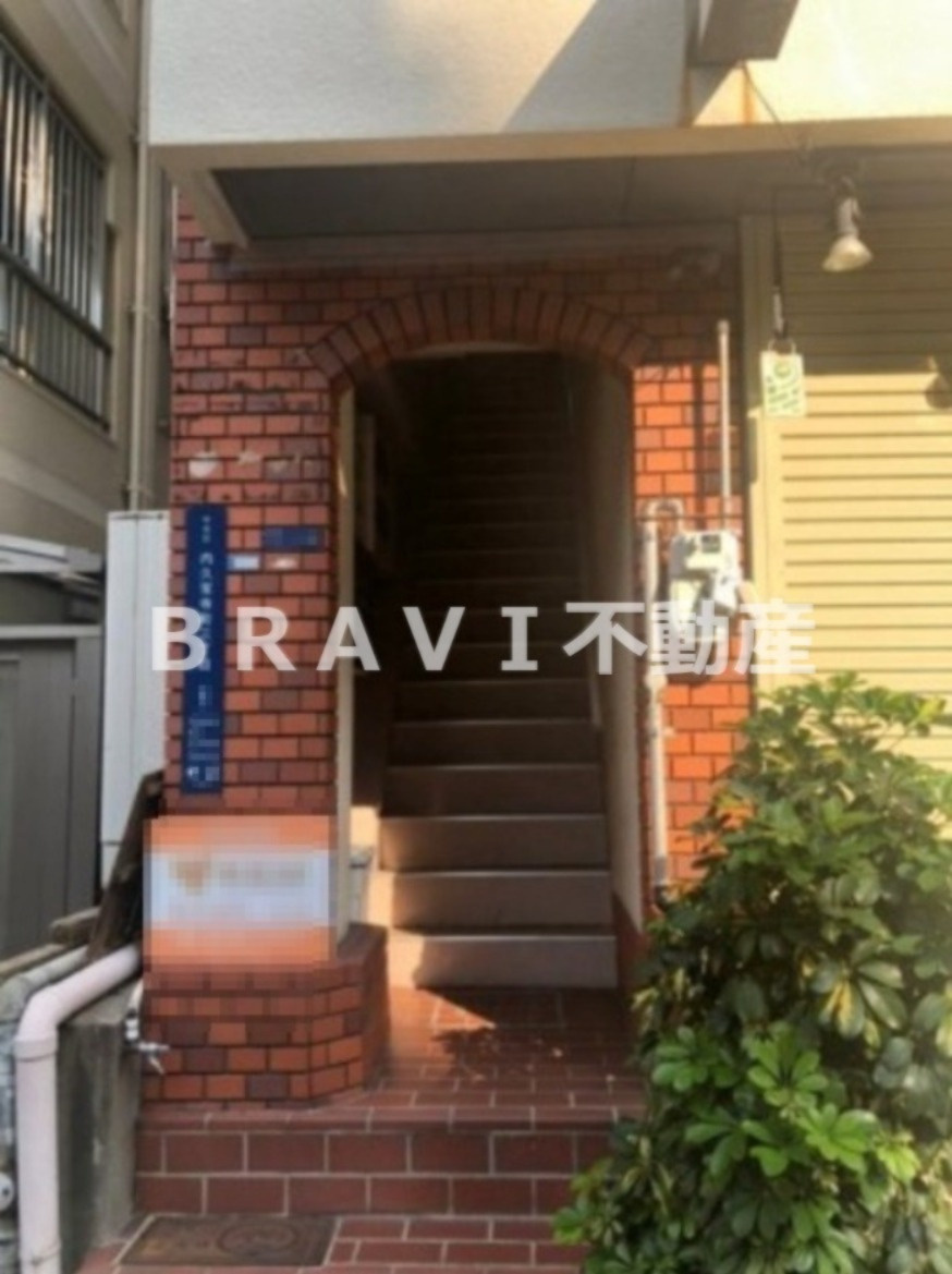 WEST-ONE（ウエストワン）　BRAVI不動産のエントランス|【WESTーONE】