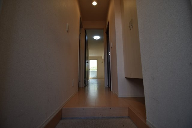 コスモ　ガーデンの玄関|玄関から