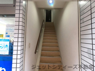 【エントランス】 | ローソン天六店2階店舗