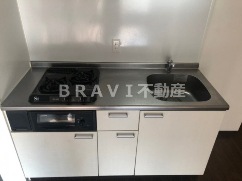 レジディア堺筋本町　BRAVI不動産のキッチン|【プライムツリー内久宝寺】コンパクトなキッチンで掃除もラクラク