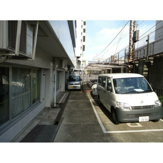 【駐車場】