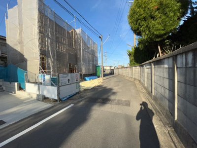 【前面道路含む現地写真】 | 千種区月ヶ丘第2期　1号棟　＜仲介手数料無料＞上野小・振甫中　新築一戸建て | 4/1撮影
住宅ローンアドバイザーの村田です。住宅ローン審査が通らなかった方、あきらめる前にご相談ください。