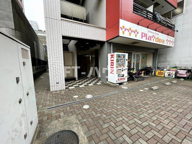 プリズム幕張本郷のエントランス