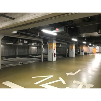 【駐車場】
