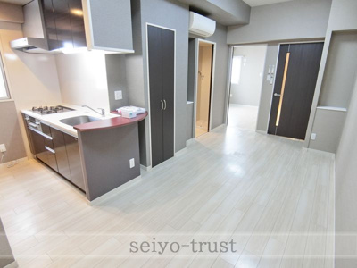 【居間・リビング】 | ヴィラ博丈 | ★