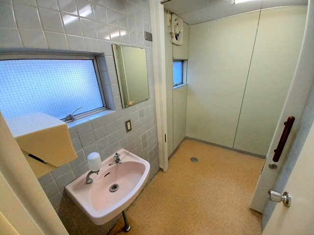 城南建設会館の洗面所