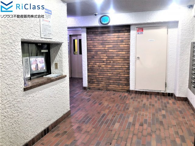 ネオハイツ三宮のエントランス|落ち着いたエントランスです