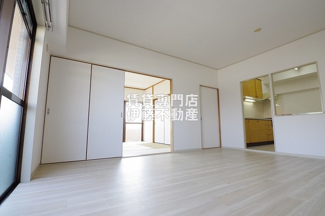 マンションFTYの居間・リビング