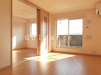 【居間・リビング】 | ル・シェル・ブルー東館