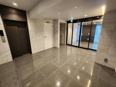 アールズコート御所南のロビー