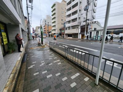 アールズコート御所南の周辺|前面道路