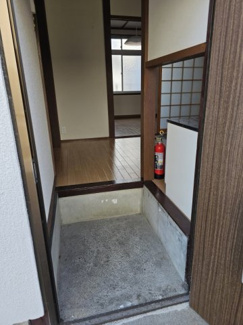 【玄関】 | 長曾根南荘 | 明るい玄関です