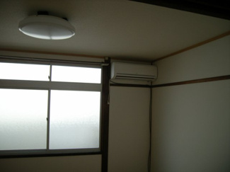 【設備】 | 長曾根南荘 | 1階の和室。エアコン付きです