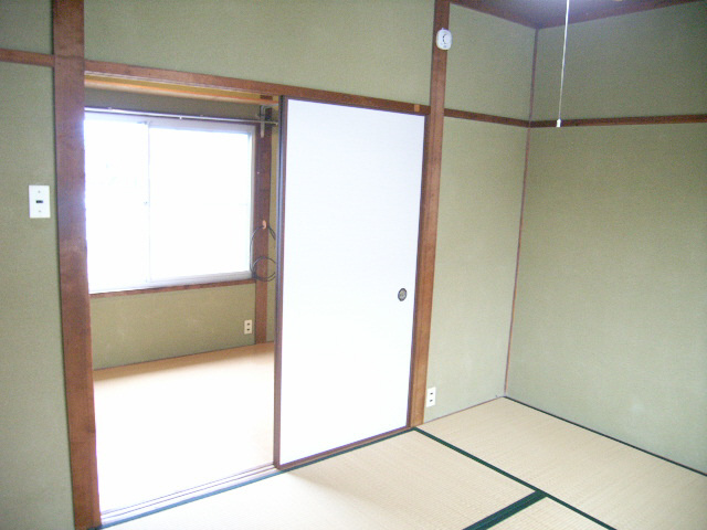 長曾根南荘の居間・リビング|1階の和室です。居間として利用できます