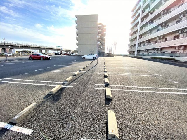 テルミオ常滑の駐車場