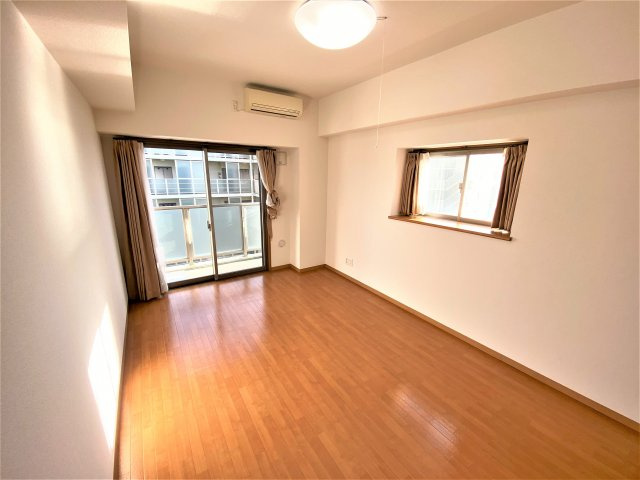 テルミオ常滑の洋室