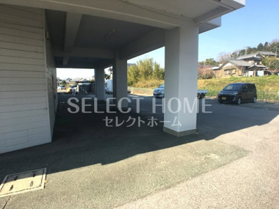 【駐車場】 | ニュー幸田プラザ | 車をお持ちの方に嬉しい駐車場付きの物件です