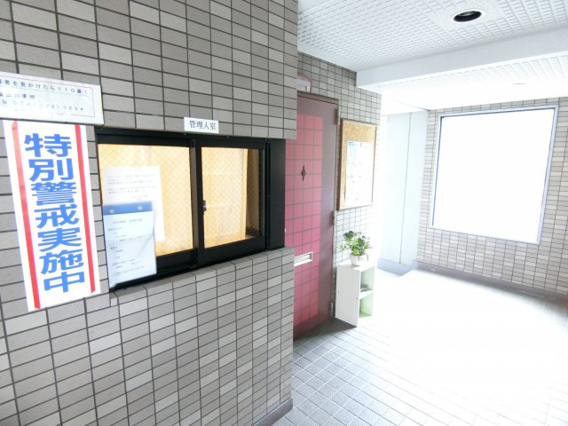 REINA錦織のロビー