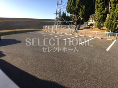 【駐車場】 | ニューフラワーⅡ | 駐車場があるので、車を買う予定の方も安心です