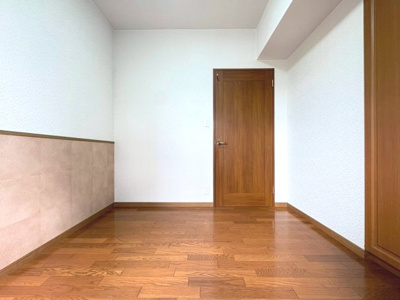 【洋室】 | セラフ豊中向丘壱番館