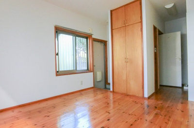 【洋室】 | パドマ | 約8帖