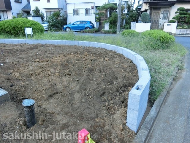 八千代台北１１丁目　売地の外観|八千代台北１１丁目　売地　建築条件なし　更地　約６１．７坪　東南道路面　東南角地
