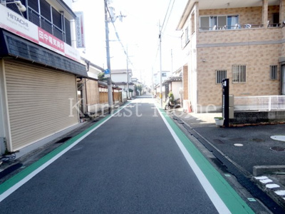 【前面道路含む現地写真】 | 小山4丁目店舗付き住宅