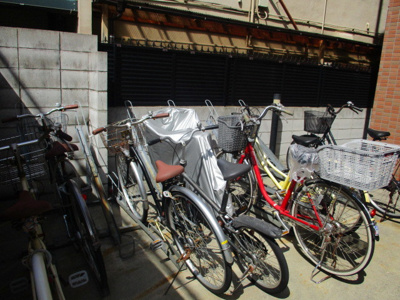 【その他】 | ファミーユ・ド・プレジール | たくさん置ける自転車置き場です