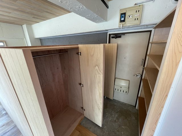 ５７４８５　チサンマンションの玄関