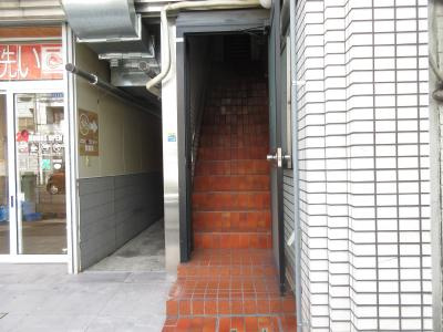 グランタック千本のエントランス|入口階段