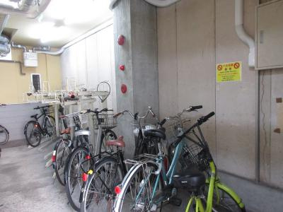 グランタック千本の駐車場|駐輪場　屋根付きです