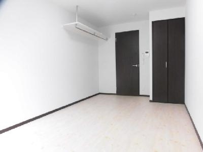 COCO三条天神川（ココ三条天神川）の寝室|洋室