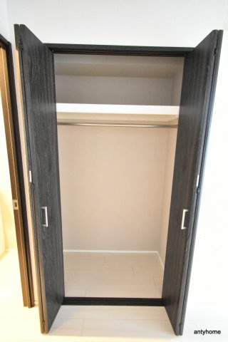プレリエ江坂　仲介手数料無料の収納