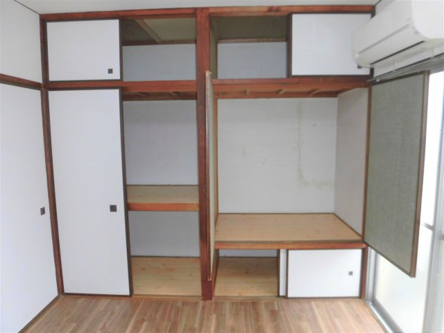 一光静里ビルの収納