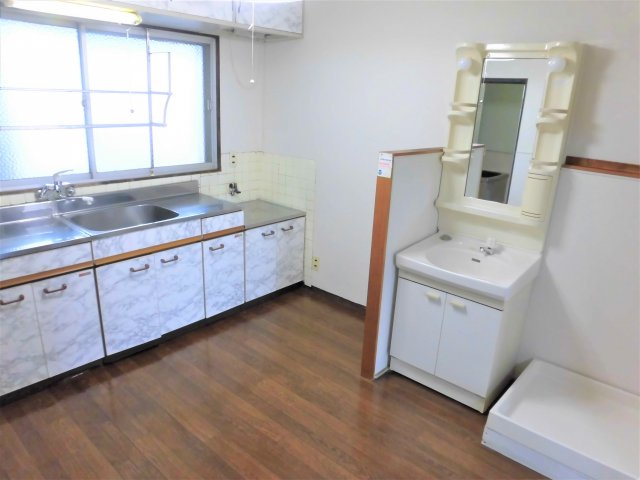 一光静里ビルの洗面所