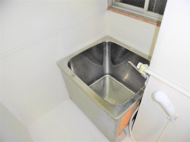 一光静里ビルの浴室