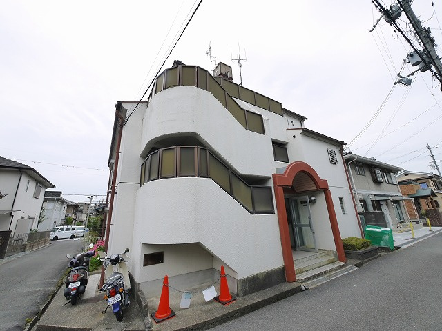 シャトー春日の外観