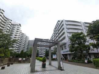 【外観】 | 総戸数４６１戸、昭和６２年９月築、管理人は日勤勤務につき管理体制良好です♪