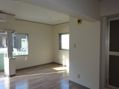 【洋室】 | サンフラッツ稲毛 | 2面の窓があります