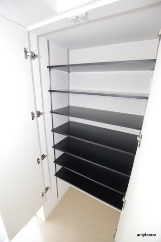 セレニテ福島プリエ 仲介手数料無料の収納