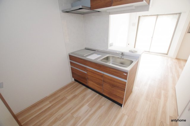 セレニテ福島プリエ 仲介手数料無料の居間・リビング