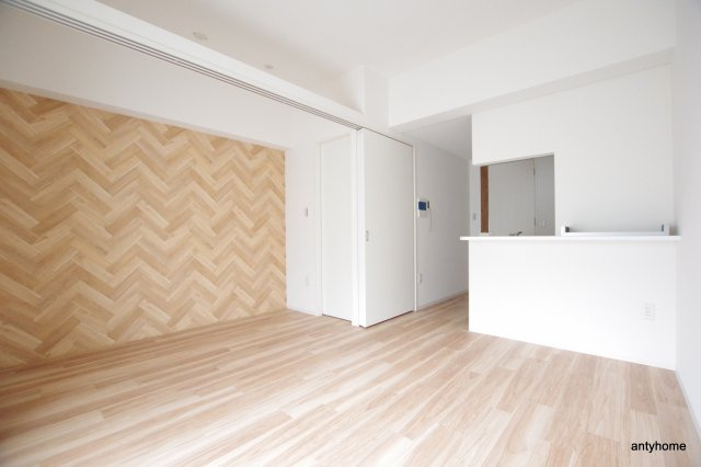 セレニテ福島プリエ 仲介手数料無料の居間・リビング