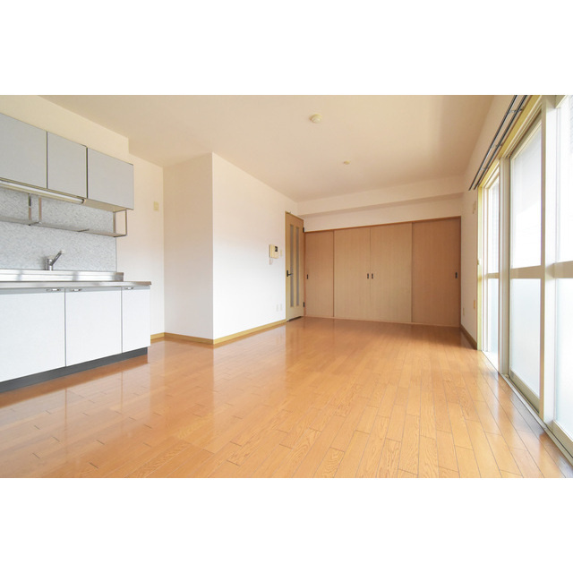 ウイング21【キャッシュバック対象物件】の居間・リビング|おしゃれな居間です