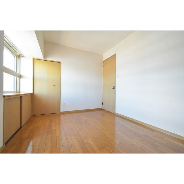 ウイング21【キャッシュバック対象物件】の寝室|落ち着いた色調の寝室です