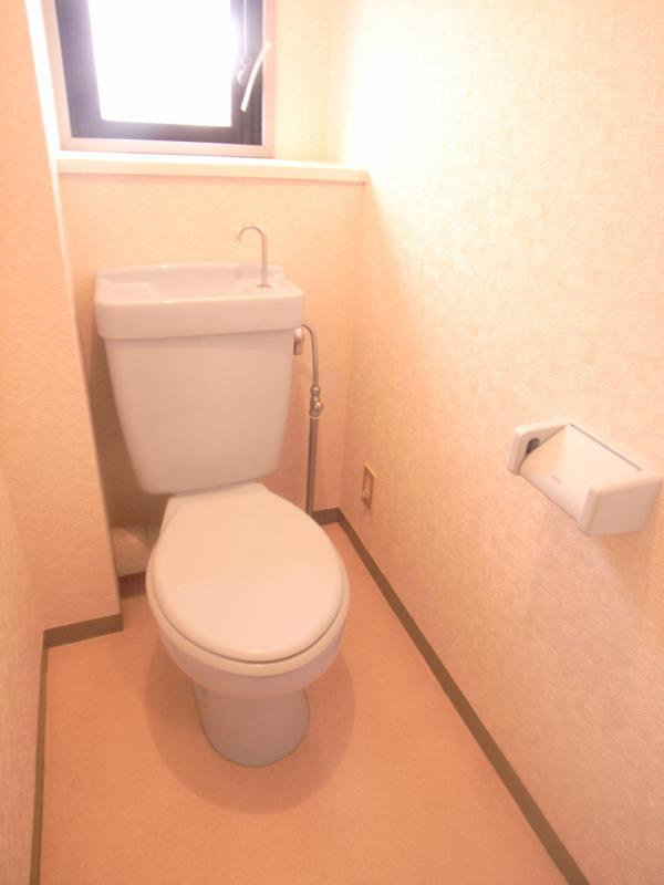 ダイナコート久留米駅前【キャッシュバック対象物件】のトイレ|ゆったりとした空間のトイレです