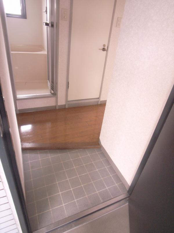 ダイナコート久留米駅前【キャッシュバック対象物件】の玄関|シンプルで使いやすい玄関です