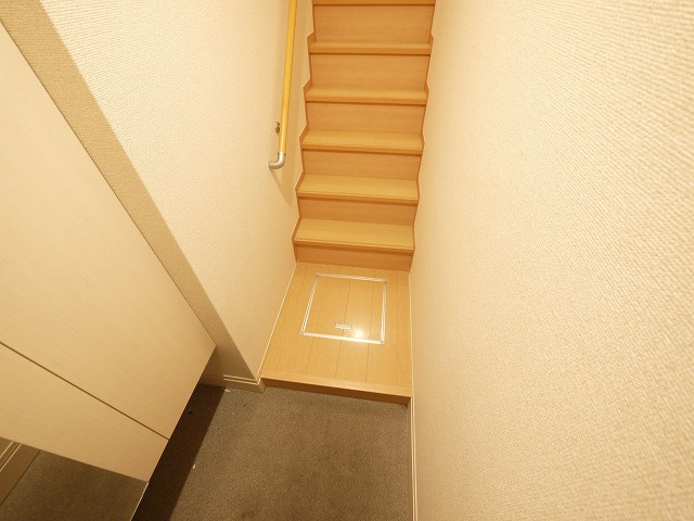 セントレジス八尾の玄関|落ち着いた玄関です