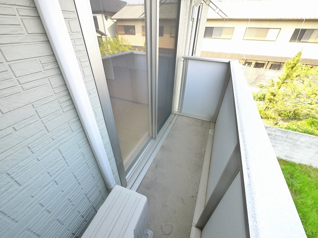 セントレジス八尾のバルコニー|開放的で明るい空間を演出してくれるバルコニーです