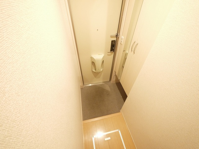 セントレジス八尾の玄関|収納もある玄関です